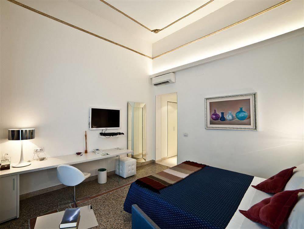 Town House Cavour Bed and Breakfast Reggio di Calabria Buitenkant foto